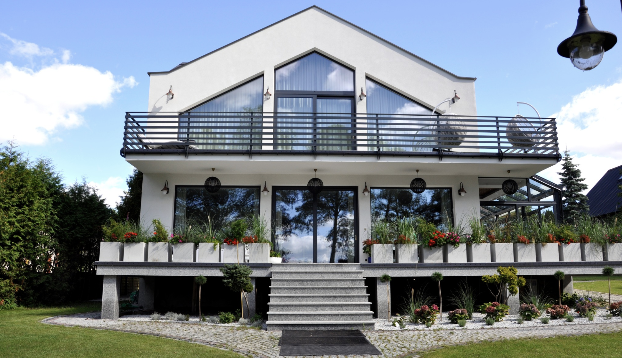 Professional House Window Installation for Modern Homes